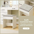 Coiffeuse, incluant un miroir, une lampe, une coiffeuse et une chaise, pour 4 personnes.